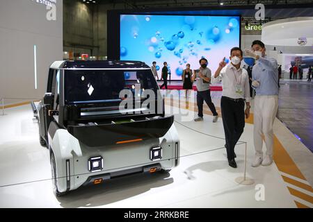 220831 -- GOYANG, 31 agosto 2022 -- Un veicolo alimentato da celle a combustibile idrogeno è esposto alla fiera H2 MEET Hydrogen Technology Innovation a Goyang, Corea del Sud, 31 agosto 2022. COREA DEL SUD-GOYANG-HYDROGEN-TECHNOLOGY-EXHIBITION WANGXYILIANG PUBLICATIONXNOTXINXCHN Foto Stock