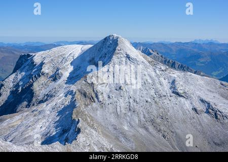 Austria, Tirolo, Zillertal, vista dal ghiacciaio dell'Hintertux al "Hoher Riffler". Foto Stock