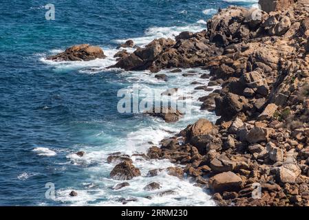 Costa tranquilla di Capo Spartel vicino a Tangeri, Marocco Foto Stock