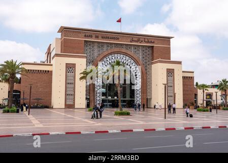 Marrakech, Marocco, moderno edificio orientale della stazione ferroviaria centrale di Marrakech, Marocco Foto Stock