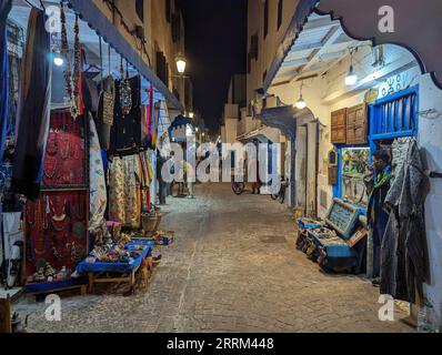 Vicolo idilliaco nella medina di Essaouira, Marocco Foto Stock