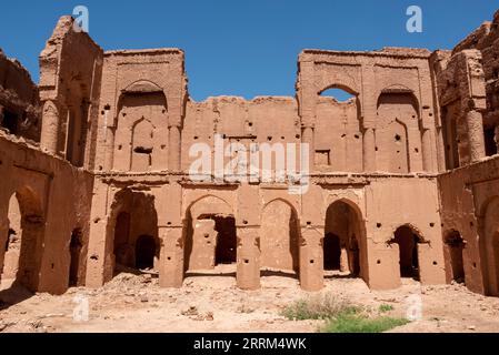 Bellissimo castello medievale a Tamenougalt nella valle del Draa in Marocco Foto Stock