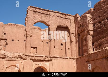 Bellissimo castello medievale a Tamenougalt nella valle del Draa in Marocco Foto Stock