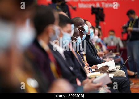 221017 -- PECHINO, 17 ottobre 2022 -- i giornalisti partecipano a una conferenza stampa tramite link video ai margini del XX Congresso Nazionale del Partito Comunista Cinese in corso a Pechino, capitale della Cina, 17 ottobre 2022. Congresso CPC CHINA-PECHINO-CPC CONGRESSO NAZIONALE-CONFERENZA STAMPA CN ChenxYehua PUBLICATIONxNOTxINxCHN Foto Stock