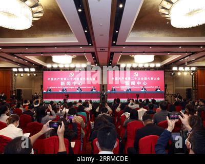 221017 -- PECHINO, 17 ottobre 2022 -- i giornalisti partecipano a una conferenza stampa tramite link video ai margini del XX Congresso Nazionale del Partito Comunista Cinese in corso a Pechino, capitale della Cina, 17 ottobre 2022. Congresso CPC CHINA-PECHINO-CPC CONGRESSO NAZIONALE-CONFERENZA STAMPA CN LixMing PUBLICATIONxNOTxINxCHN Foto Stock