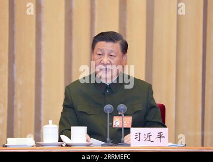 221024 -- PECHINO, 24 ottobre 2022 -- Xi Jinping, segretario generale del Comitato centrale del PCC del Partito Comunista Cinese, presidente cinese e presidente della Commissione militare centrale, partecipa a una riunione dei principali quadri militari e tiene un importante discorso a Pechino, capitale della Cina, il 24 ottobre 2022. CHINA-BEIJING-XI JINPING-LEADER MILITARI QUADRI-MEETING CN LIXGANG PUBLICATIONXNOTXINXCHN Foto Stock