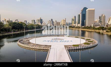 221116 -- BANGKOK, 16 novembre 2022 -- questa foto aerea scattata il 12 novembre 2022 mostra il Parco Benjakitti a Bangkok, Thailandia. Il 29° incontro dei leader economici APEC per la cooperazione economica Asia-Pacifico si terrà a Bangkok, in Thailandia, il 18 e 19 novembre. TAILANDIA-BANGKOK-APEC-PREPARATI WangxTeng PUBLICATIONxNOTxINxCHN Foto Stock