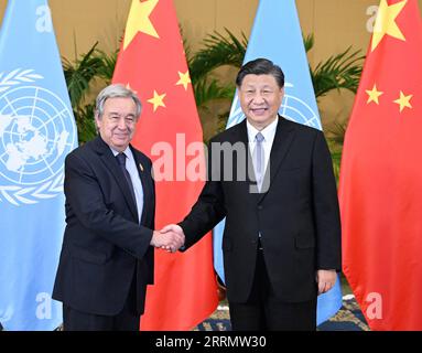 221116 -- BALI, 16 novembre 2022 -- il presidente cinese Xi Jinping incontra il segretario generale delle Nazioni Unite Antonio Guterres a Bali, Indonesia, 16 novembre 2022. INDONESIA-BALI-CINA-XI JINPING-UN-GUTERRES-MEETING YANXYAN PUBLICATIONXNOTXINXCHN Foto Stock