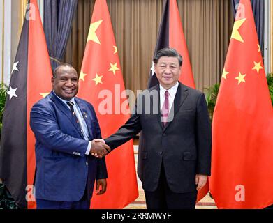 221118 -- BANGKOK, 18 novembre 2022 -- il presidente cinese Xi Jinping incontra il primo ministro della Papua nuova Guinea James Marape a Bangkok, Thailandia, 18 novembre 2022. THAILANDIA-BANGKOK-XI JINPING-PAPUA NUOVA GUINEA-PM-MEETING YINXBOGU PUBLICATIONXNOTXINXCHN Foto Stock