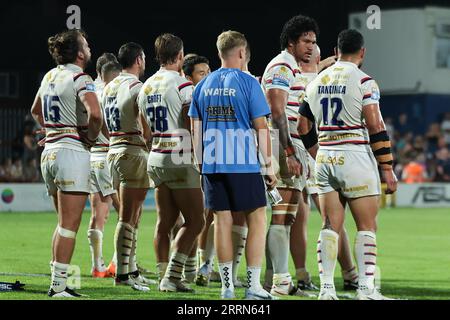 Wakefield, Regno Unito. 8 settembre 2023. BE Well Support Stadium, Wakefield, West Yorkshire, 8 settembre 2023. Betfred Super League Wakefield Trinity vs Catalans Dragons Wakefield Trinity guarda come Catalans Dragons segnano un'altra meta credito: Touchlinepics/Alamy Live News Foto Stock