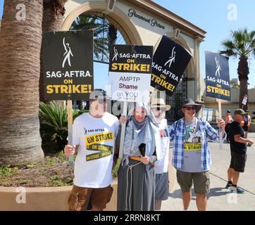 Hollywood, USA. 8 settembre 2023. Kitty Swink arriva al picchetto United We Trek tenutosi ai Paramount Studios di Hollywood, CA, venerdì 8 settembre 2023. (Foto di Juan Pablo Rico/Sipa USA) credito: SIPA USA/Alamy Live News Foto Stock