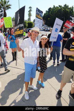 Hollywood, USA. 8 settembre 2023. L'atmosfera arriva al picchetto United We Trek tenuto ai Paramount Studios di Hollywood, CALIFORNIA, venerdì 8 settembre 2023. (Foto di Juan Pablo Rico/Sipa USA) credito: SIPA USA/Alamy Live News Foto Stock