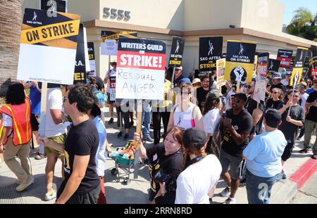 Hollywood, USA. 8 settembre 2023. L'atmosfera arriva al picchetto United We Trek tenuto ai Paramount Studios di Hollywood, CALIFORNIA, venerdì 8 settembre 2023. (Foto di Juan Pablo Rico/Sipa USA) credito: SIPA USA/Alamy Live News Foto Stock