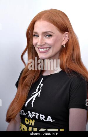 Venezia, Italia. 8 settembre 2023. VENEZIA, ITALIA - 08 SETTEMBRE: Jessica Chastain partecipa a una photocall per il film "Memory" alla 80° Mostra Internazionale d'Arte cinematografica di Venezia l'8 settembre 2023 a Venezia, Italia. Credito: dpa/Alamy Live News Foto Stock