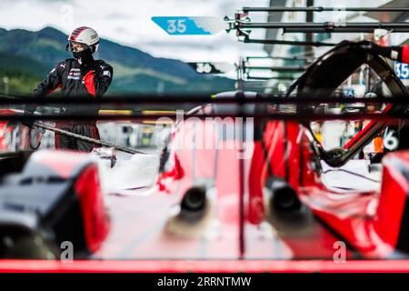 Oyama, Japon. 8 settembre 2023. Meccanico, mecanicien, Porsche Penske Motorsport, Porsche 963, ambiance, durante la 6 ore di Fuji 2023, 6° round del Campionato Mondiale Endurance 2023, dal 7 al 10 settembre 2023 sul Fuji Speedway, a Oyama, Giappone - foto Frédéric le Floc'h/DPPI Credit: DPPI Media/Alamy Live News Foto Stock