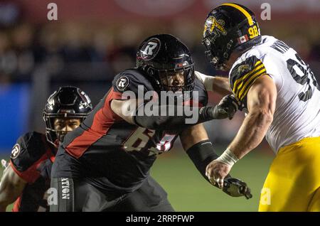 Ottawa, Canada. 8 settembre 2023. Dino Boyd (64) degli Ottawa Redblacks gioca nella stagione regolare della Canadian Football League tra Ottawa Redblacks e gli Hamilton Tiger-Cats. I Tiger-Cats vinsero 27-24. Foto Stock