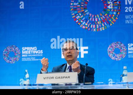 News Blder des Tages 230412 -- WASHINGTON, 12 aprile 2023 -- Vitor Gaspar, direttore del dipartimento affari fiscali del Fondo monetario Internazionale, parla in una conferenza stampa a Washington, D.C., negli Stati Uniti, il 12 aprile 2023. Mercoledì il Fondo monetario internazionale ha esortato i politici fiscali ad adottare politiche fiscali più severe per aiutare le banche centrali a combattere l’inflazione. U.S.-WASHINGTON, D.C.-FMI-STRENGER FISCAL POLICY-ESORTANDO LIUXJIE PUBLICATIONXNOTXINXCHN Foto Stock