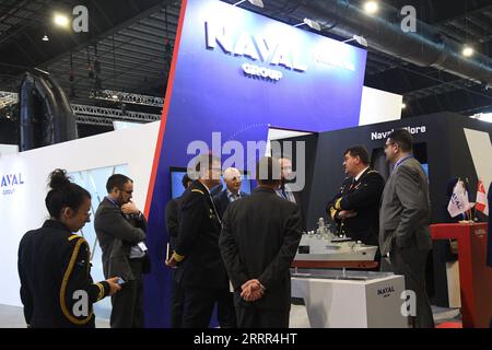 230503 -- SINGAPORE, 3 maggio 2023 -- delegati militari e della difesa partecipano all'International Maritime Defence Exhibition IMDEX Asia 2023 nel suo giorno di apertura al Changi Exhibition Centre di Singapore, 3 maggio 2023. Foto di /Xinhua SINGAPORE-INT L ESPOSIZIONE DI DIFESA MARITTIMA ThenxChihxWey PUBLICATIONxNOTxINxCHN Foto Stock