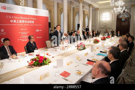 230505 -- LONDRA, 5 maggio 2023 -- il vicepresidente cinese Han Zheng parla ad una cena di benvenuto ospitata dalle comunità commerciali cinesi e britanniche a Londra, in Gran Bretagna, 4 maggio 2023. In qualità di rappresentante speciale del presidente cinese Xi Jinping, Han è arrivato in precedenza giovedì per assistere alla cerimonia di incoronazione di re Carlo III prevista per sabato. BRITAIN-LONDON-CHINA-HAN ZHENG-WELCOME DINNER LIXTAO PUBLICATIONXNOTXINXCHN Foto Stock