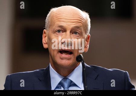 230516 -- WASHINGTON, 16 maggio 2023 -- l'ex CEO della Silicon Valley Bank Gregory W. Becker testimonia durante un'audizione del Senato Committee on Banking, Housing, and Urban Affairs sull'esame dei fallimenti della Silicon Valley Bank e della Signature Bank a Washington, D.C., negli Stati Uniti, il 16 maggio 2023. Foto di /Xinhua U.S.-WASHINGTON, D.C.-SENATE COMMITTEE-BANK-FAILURES-HEARING AaronxSchwartz PUBLICATIONxNOTxINxCHN Foto Stock