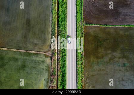 230521 -- KOCANI, 21 maggio 2023 -- questa foto aerea scattata il 20 maggio 2023 mostra una vista delle risaie di Kocani, circa 100 chilometri a est di Skopje, Macedonia del Nord. Foto di /Xinhua NORTH MACEDONIA-KOCANI-PADDY FIELD TomislavxGeorgiev PUBLICATIONxNOTxINxCHN Foto Stock