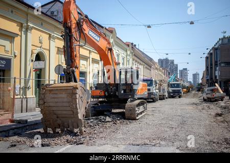 Belgrado, Serbia, 14 agosto 2023: Ricostruzione della via principale (Glavna Ulica) a Zemun Foto Stock