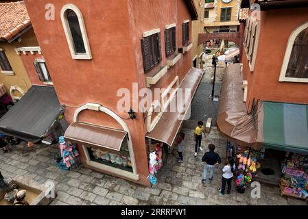 Khao Yai, Thailandia - 3 giugno 2019: Primo Piazza, architettura italiana a Khao Yai, Thailandia - primo Piazza è famosa per il suo paesaggio mozzafiato e per l'elega Foto Stock