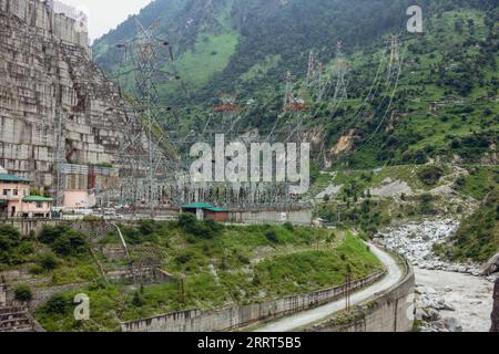 30 agosto 2023, Himachal Pradesh, India. Karcham Wangtoo Hydroelectric Plant: Una centrale elettrica fluviale sul fiume Sutlej a Himachal Prade Foto Stock