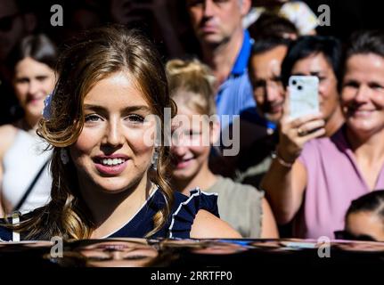 ROTTERDAM - Principessa Alexia alla partenza dopo il nome della draga a ventosa di Van Oord Vox Alexia. Fu la sua prima visita ufficiale di lavoro per la figlia diciottenne di re Willem-Alexander e della regina Maxima. ANP REMKO DE WAAL netherlands Out - belgium Out Foto Stock