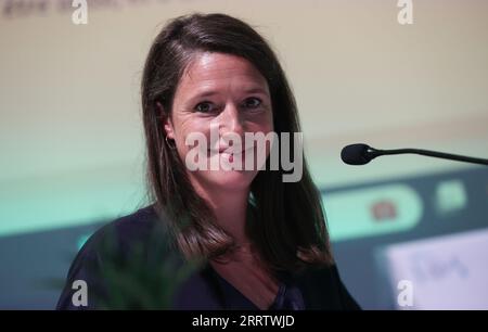 Charleroi, Belgio. 9 settembre 2023. Le presidentesse del MOC Ariane Estenne ritratte durante il congresso strategico del "Mouvement Ouvrier Chretien" (movimento dei lavoratori cristiani) (MOC), a Charleroi, sabato 09 settembre 2023. L'opportunità per le 14 componenti di questa organizzazione di mettersi in ordine pochi mesi prima delle elezioni del 2024 e di adottare nuove linee guida per la sua azione entro il 2030. BELGA PHOTO VIRGINIE LEFOUR Credit: Belga News Agency/Alamy Live News Foto Stock