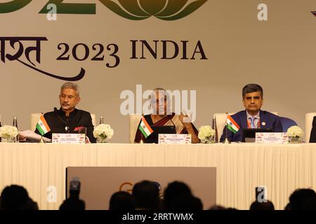 Delhi, India. 9 settembre 2023. Nirmala Sitaraman Ministro delle Finanze dell'India e Jaishankar Ministro degli affari esteri dell'India rivolgendosi alla stampa al vertice del G20 a nuova Delhi: Credito: Seshadri SUKUMAR/Alamy Live News Foto Stock