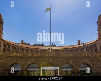 230818 -- PRETORIA, 18 agosto 2023 -- questa foto scattata il 10 agosto 2023 mostra gli Union Buildings a Pretoria, Sudafrica. Il Sudafrica, che terrà il 15° vertice BRICS questo mese, è il paese più meridionale dell'Africa. È l'unico paese al mondo con tre capitali, con Pretoria come capitale amministrativa, città del Capo come capitale legislativa e Bloemfontein la capitale giudiziaria. Altre grandi città sono Johannesburg e Durban. Il Sudafrica ha un clima piacevole e famose destinazioni turistiche come Capo di buona speranza, il Parco Nazionale di Kruger e la Table Mountain, attirando Foto Stock