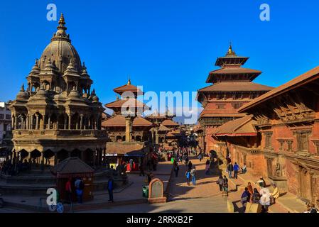 Piazza Durbar (palazzo reale) nel 2014 (prima del terremoto), Kathmandu, Nepal. Sito patrimonio dell'umanità dell'UNESCO. Foto Stock