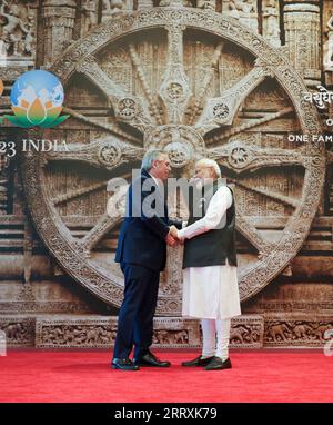 Nuova Delhi, India. 9 settembre 2023. Il primo ministro indiano Narendra modi, a destra, dà il benvenuto al presidente argentino Alberto Fernández, a sinistra, all'inizio del vertice del G20 al centro congressi Bharat Mandapam, il 9 settembre 2023 a nuova Delhi, in India. Credito: PIB/Ufficio informazioni stampa/Alamy Live News Foto Stock