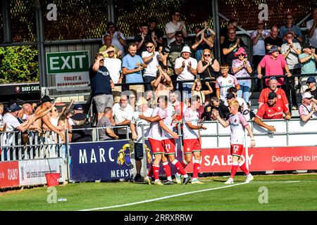 Salford sabato 9 settembre 2023. I giocatori di Walsall celebrano il loro pareggio durante la partita di Sky Bet League 2 tra Salford City e Walsall a Moor Lane, Salford, sabato 9 settembre 2023. (Foto: Ian Charles | mi News) crediti: MI News & Sport /Alamy Live News Foto Stock