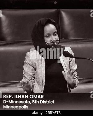 Uno screenshot C-SPAN del rappresentante degli Stati Uniti Ilman Omar che parla ai colleghi del piano della camera il 13 gennaio 2021. Foto Stock