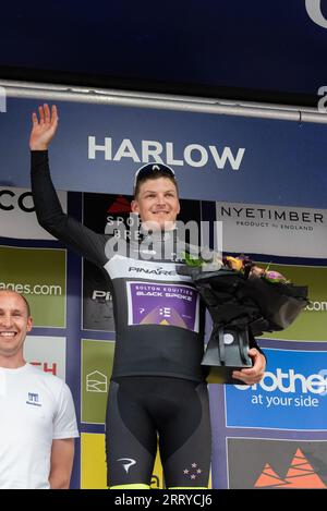 James Fouche, vincitore della maglia King of the Mountain nella gara ciclistica Tour of Britain Stage 6 al traguardo di Harlow, Essex, Regno Unito. Bolton Equities Foto Stock