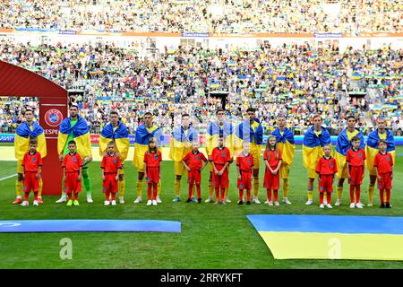 Wroclaw, Polonia. 9 settembre 2023. BRESLAVIA, POLONIA - 9 SETTEMBRE 2023 - i giocatori ucraini si schierano prima del turno di qualificazione di UEFA EURO 2024 del giorno 5 del girone C contro l'Inghilterra alla Tarczynski Arena di Breslavia, Polonia. Credito: Ukrinform/Alamy Live News Foto Stock