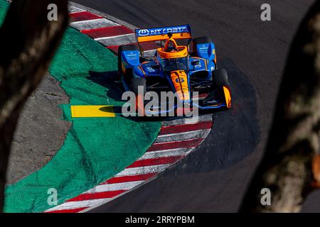 Monterey, CALIFORNIA, USA. 7 settembre 2023. Il pilota DELLA INDYCAR Series, FELIX ROSENQVIST (6) di Varnamo, in Svezia, attraversa le curve durante una sessione di prove per il Firestone Grand Prix di Monterey al WeatherTech Raceway Laguna Seca di Monterey, CALIFORNIA. (Immagine di credito: © Riley S Bridges Grindstone Media/ASP) SOLO USO EDITORIALE! Non per USO commerciale! Foto Stock