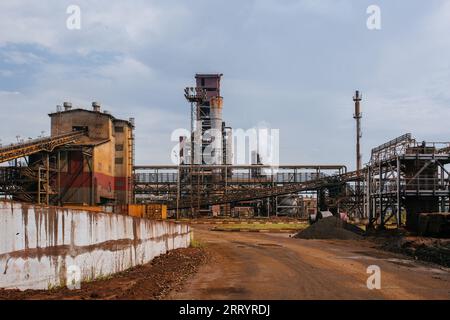 Grande forno per la preparazione del ferro a setole. Foto Stock