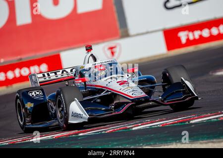 Monterey, CALIFORNIA, USA. 8 settembre 2023. Il pilota DELLA INDYCAR Series, JOSEF NEWGARDEN (2) di Nashville, Tennessee, attraversa le curve durante una sessione di prove per il Firestone Grand Prix di Monterey al WeatherTech Raceway Laguna Seca di Monterey, CALIFORNIA. (Immagine di credito: © Kenneth L Weisenberger Grindston/ASP) SOLO USO EDITORIALE! Non per USO commerciale! Foto Stock