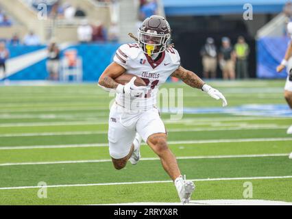 Lexington, Kentucky, USA. 9 settembre 2023. Braedon Sloan (21) di EKU si staglia sul campo durante la partita di football NCAA tra gli EKU Colonels e i Kentucky Wildcats al Kroger Field di Lexington, Kentucky. Kyle Okita/CSM/Alamy Live News Foto Stock