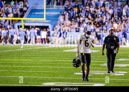 Chapel Hill, North Carolina, Stati Uniti. 9 settembre 2023. Il wide receiver degli Appalachian State Mountaineers Dashaun Davis (6) esce dopo aver perso nei doppi tempi supplementari contro i North Carolina Tar Heels nel match NCAA al Kenan Memorial Stadium di Chapel Hill, North Carolina. (Scott Kinser/Cal Sport Media). Credito: csm/Alamy Live News Foto Stock