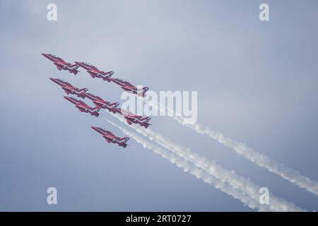 Ayr, Scozia, Regno Unito. 9 SETTEMBRE 2023 , AYR , SCOZIA , FESTIVAL DEL VOLO, le frecce rosse si sono esibite al festival del volo ad ayr oggi, migliaia di spettatori hanno visto come aviatori eseguire acrobazie su vari aerei credito: Reiss McGuire/Alamy Live News Foto Stock