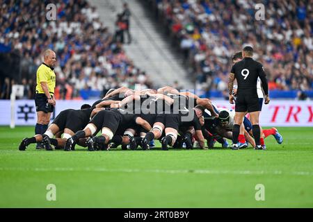 Parigi, Francia. 8 settembre 2023. La mischia durante la partita di Rugby World Cup RWC 2023 tra la Francia e la nuova Zelanda All Blacks l'8 settembre 2023 allo Stade de France, Saint-Denis vicino Parigi. Crediti: Victor Joly/Alamy Live News Foto Stock