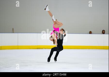 Bergamo, Italia. 9 settembre 2023. Katerina Mrazkova - Daniel Mrazek, CZE, programma corto di danza su ghiaccio durante ISU Challenger Series - Lombardia Trophy 2023, gara di pattinaggio su ghiaccio a Bergamo, Italia, settembre 09 2023 crediti: Agenzia fotografica indipendente/Alamy Live News Foto Stock