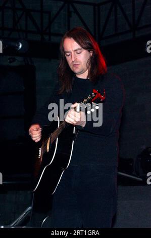 Milano Italia 2002-04-16 : Eugene Kelly , cantante e chitarrista in concerto all'Alcatraz Foto Stock