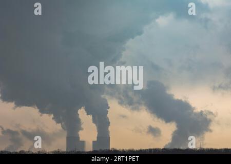 Centrale elettrica di Lippendorf e impianto industriale di Boehlen Lippendorf. In un giorno di novembre Foto Stock