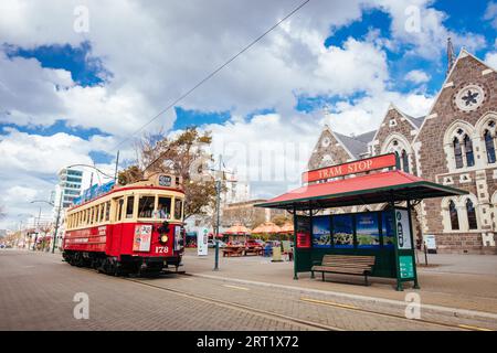 Christchurch, nuova Zelanda, 17 settembre 2019: Il famoso tram di Christchurch che circola per la città. Una delle più antiche reti tranviarie del mondo Foto Stock