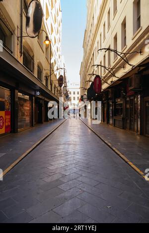 Melbourne, Australia, 29 agosto 2020: Degraves St nel CBD di Melbourne è tranquilla e deserta durante la pandemia di Coronavirus. Melbourne è attualmente Foto Stock